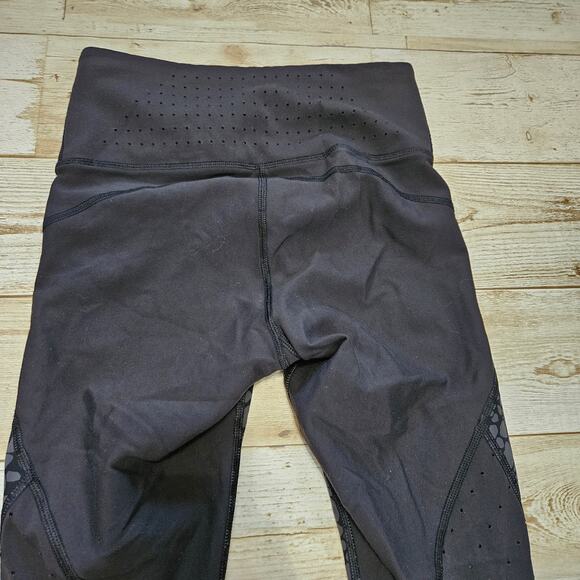 Athleta TruCool Capri Leggings Crocodile Stealth SZ XXS Small Yoga Black 348588 - Picture 10 of 13
